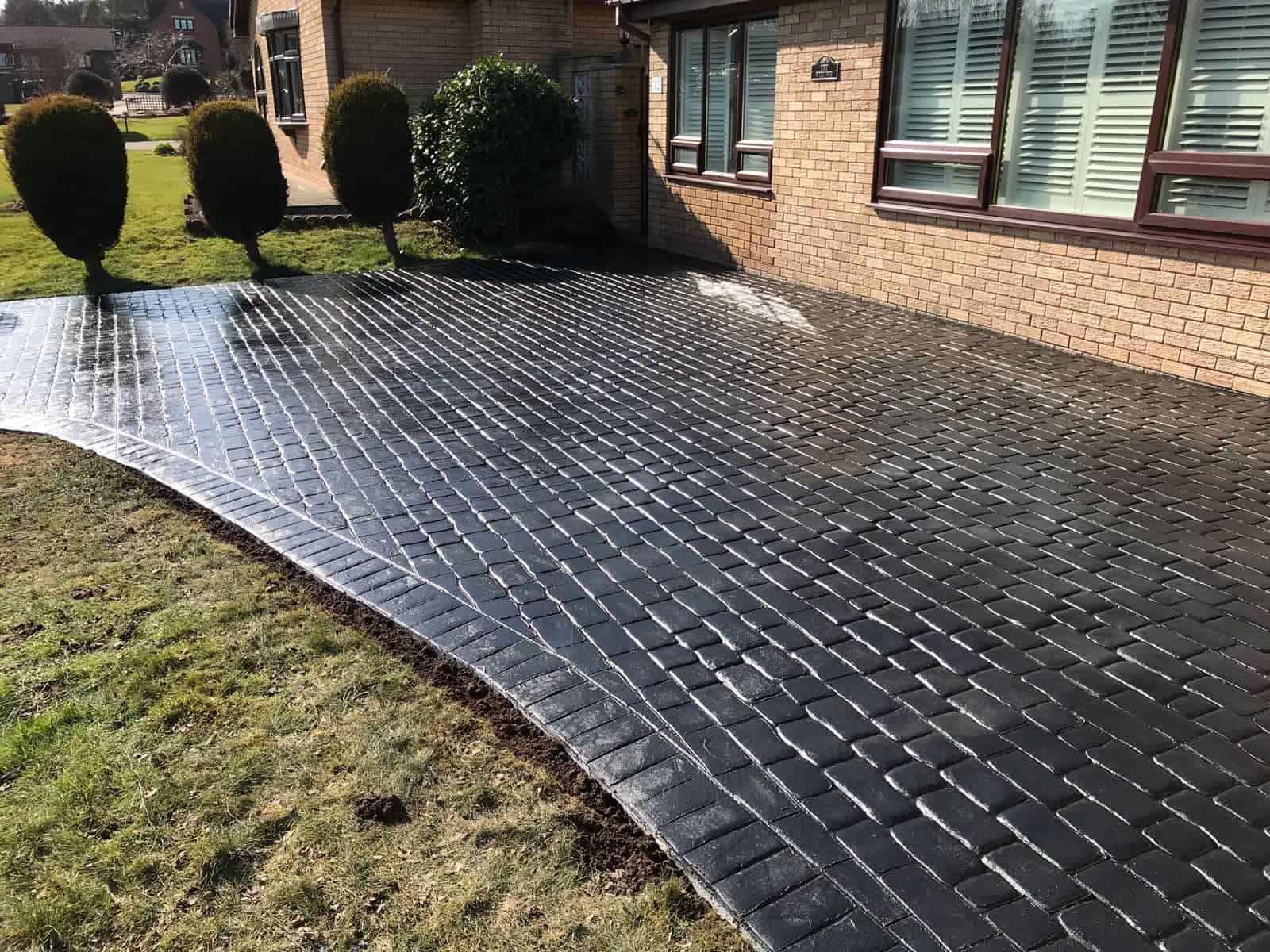 Driveway with imprint